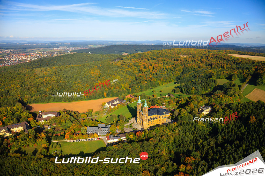 Die Luftaufnahme der Stadt Bad Staffelstein wurde vom UL-Flugzeug heraus erstellt ( keine Drohne )- hohe Auflösung für beste Qualität