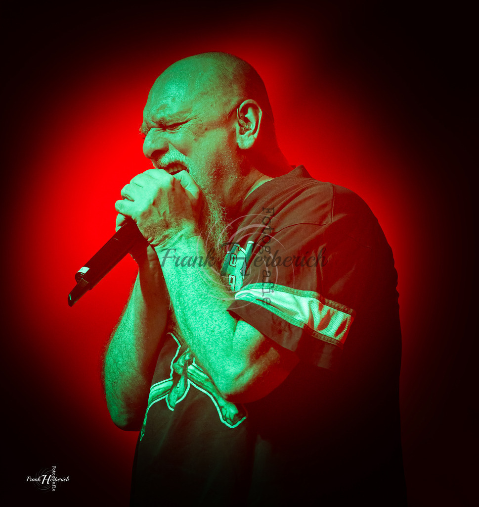 Justice 23.12.2025 | Frank Herberich Fotografie, Frank Herberich, Fotografie, Hochzeit, Portrait, St. Peter Ording, Ording, Westerhever, Nordsee, Frank Fotografie, Hardheim,  Odenwald,Walldürn, Band,Eventfotografie - Realisiert mit Pictrs.com