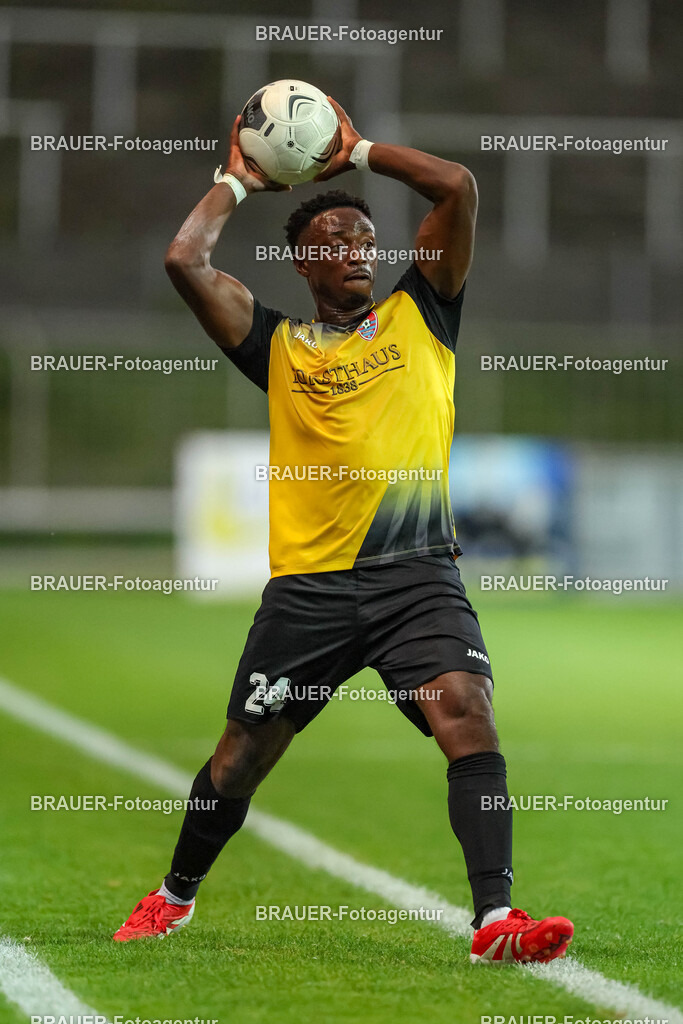 SB_KFCBAU_20250815_5164.JPG -  - KFC Uerdingen - SF Baumberg - Oberliga Niederrhein | Krefeld, Deutschland, 15.08.25: Kingsley Helmut Marcinek (KFC Uerdingen) beim Einwurf während des Oberliga Niederrhein Spiels zwischen KFC Uerdingen - SF Baumberg in der Grotenburg Stadion am 15. August 2025 in Krefeld, Deutschland. (Foto von Stefan Brauer/Brauer-Fotoagentur)