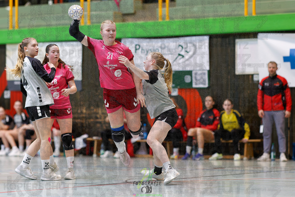 Hessenmeisterschaft wJC - Spiel um Platz 3; TuS Kriftel - SG Schenklengsfeld | Hessenmeisterschaft wJC - Spiel um Platz 3; TuS Kriftel - SG Schenklengsfeld am 22.03.2025 in Biedenkopf (Sporthalle Lahntalschule)Photo © 2025 - Jörg Heinrich - Realisiert mit Pictrs.com