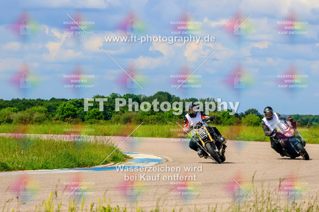 MotoTeam-0728 | Hier findet Ihr Bilder von Touristenfahrten auf der Nürburgring Nordschleife oder von anderen Veranstaltungen die ich besucht habe. Viel Spass beim Durch Schauen 