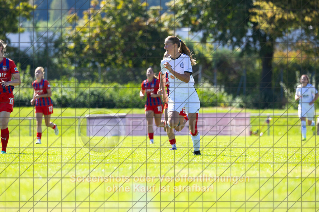 20260906_121255_0180_(c)_by_PhotoPeet | #,1.FC Donzdorf (weiß) vs. 1.FC Heidenheim 1846 (rot), Fußball, Frauen-Verbandspokal Gruppe 2, 2. Runde, Saison 2026/2027, Rasenplatz Lautertal Stadion, Süßener Straße 16, 73072 Donzdorf, 06.09.2026 - 11:00 Uhr,Foto: PhotoPeet / Sport- &amp; Eventfotografie / Peter Harich
