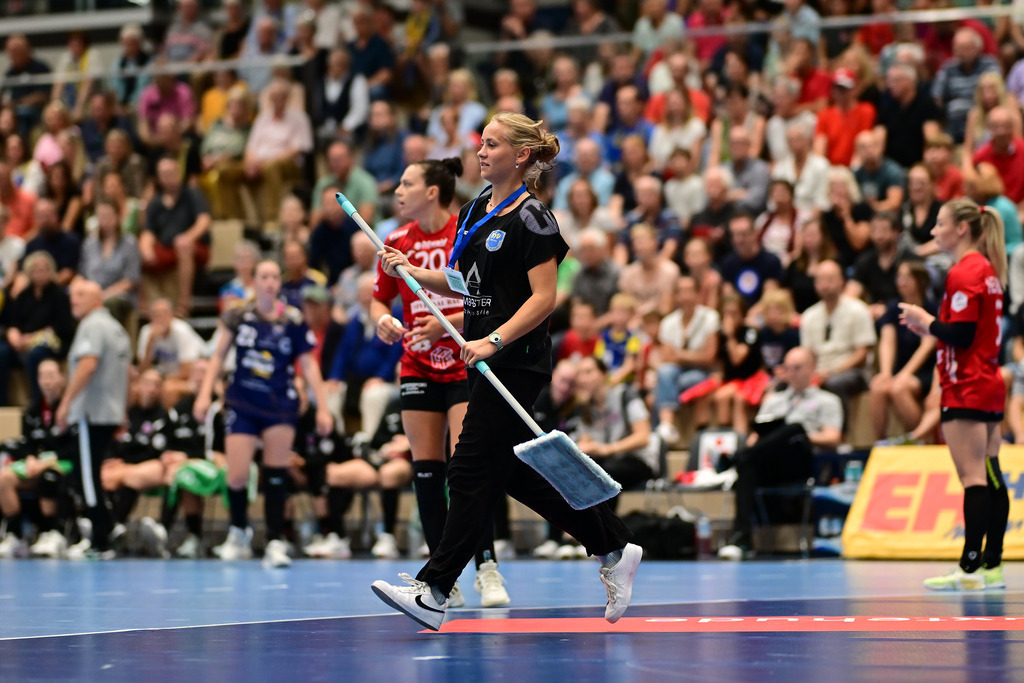 Handball I Frauen I Saison 2025-2026 I 1. HBF I 2. Spieltag I Buxtehuder SV - Thüringer SV | Der Sportfotograf. - Realisiert mit Pictrs.com