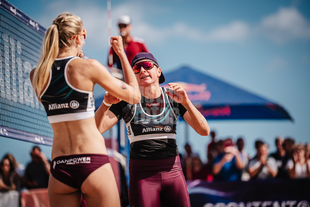 Beachvolleyball | Frauen | Deutsche Meisterschaften 2025 Timmendorfer Strand | 04.09.2025 | v.l. Nele Barber und Melanie Gernert jubeln