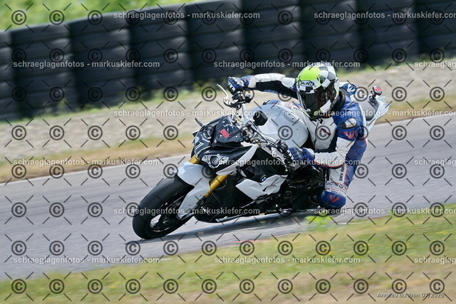25bt04-1529 | markuskiefer.com - Realisiert mit Pictrs.com