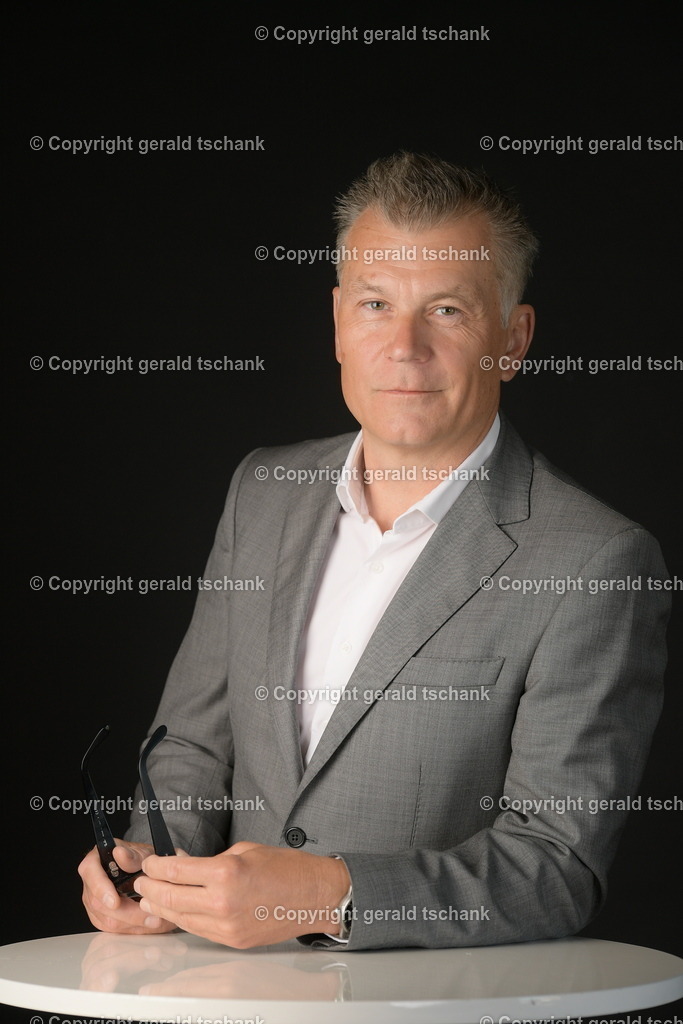 DSC_8098 | Wählen Sie hier bitte Ihr bestes Foto aus, mit diesem Bild wird Ihr Set produziert. Sollten Sie kein Bild wählen oder mehrere suchen wir das Beste aus!