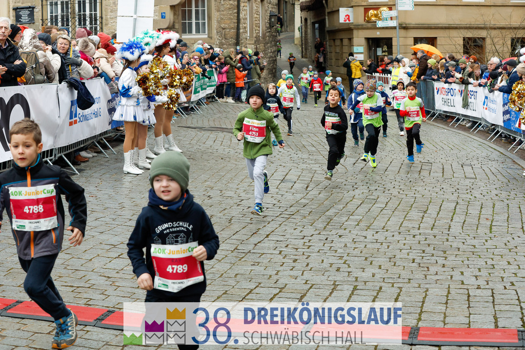 400m AOK Junior Cup | 3 Koenigslauf 2024 400m AOK Junior Cup - Realisiert mit Pictrs.com