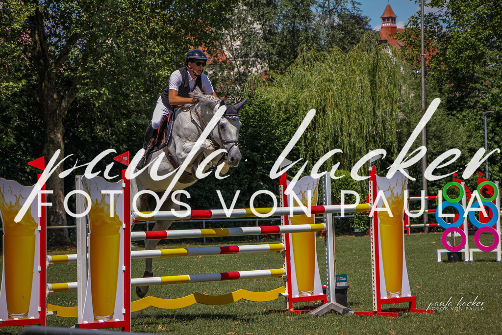 IMG_9558 | Erleben Sie dynamische Sport- und emotionale Tierfotografie in Süddeutschland mit Fotos von Paula. Spezialisiert auf Pferde- und Hundefotografie sowie Sportevents. Kontaktieren Sie mich für einzigartige und ausdrucksstarke Bilder Ihrer besonderen Momente. - Realisiert mit Pictrs.com