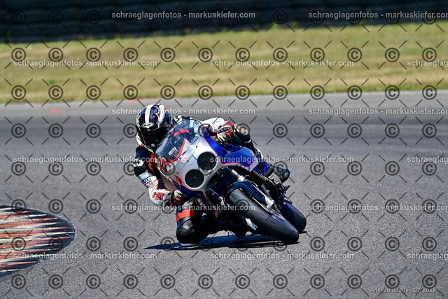 25bc03-1643 | markuskiefer.com - Realisiert mit Pictrs.com