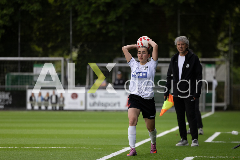 Fußball I Frauen I Saison 2025-2026 I Frauen 3. Liga | FVRZ Gruppe 2 | 18. Spieltag I Spielvereinigung Schaffhausen Damen 1 - Team Furttal Zürich I 17.05.2026 | Hochwertige Sportfotos kaufen & lizenzieren für Medien, Vereine, Agenturen & Sportler:innen. Entdecke professionelle Sportfotografie im Bildshop von Alexander Franzen. - Realisiert mit Pictrs.com