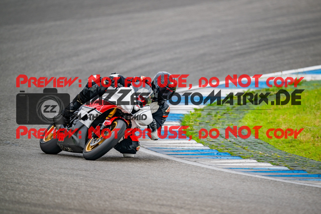 MaZZes_FotoMatrix_240701_6007705_6110 | WEISS