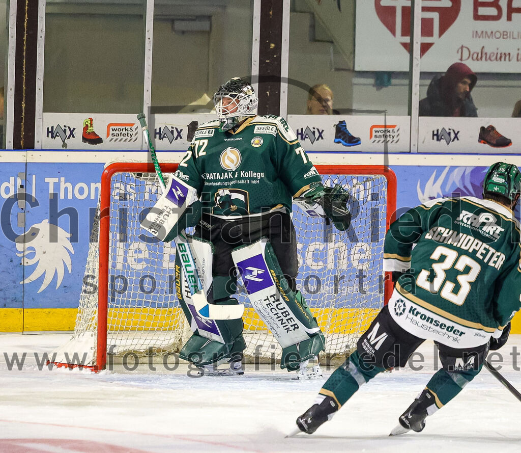 2025-09-12_072_TSV_Erding_gegen_EV_Landshut | Erding, Deutschland, 12.09.2025:Eishockey, Oberliga Süd 2025 / 2026, Testspiel, TSV Erding gegen EV Landshut, Endergebnis: 4:6Torwart David Zabolotny (Erding Gladiators, #72), Marc Schmidpeter (Erding Gladiators, #33)Foto: Christian Riedel / fotografie-riedel.net