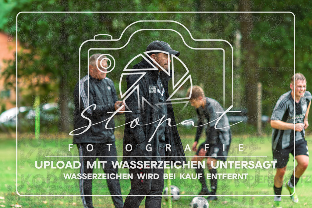 SGWFGFS-1025 | Andreas Lemke beim Herren Kreisliga HK Spiel zwischen SG Schulern/Wintermoor und FG Fulde-Stellichte im Stadion Wintermoor, Schneverdingen (Simon Paul Stopat) - Realisiert mit Pictrs.com