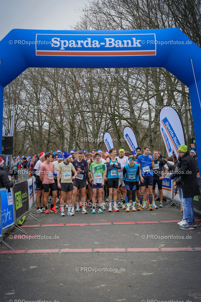 6. Bonner Nikolauslauf; Bonn, 14.12.2025 | Impressionen vom 6. Bonner Nikolauslauf am 14.12.2025 in Bonn (Nordrhein-Westfalen). 