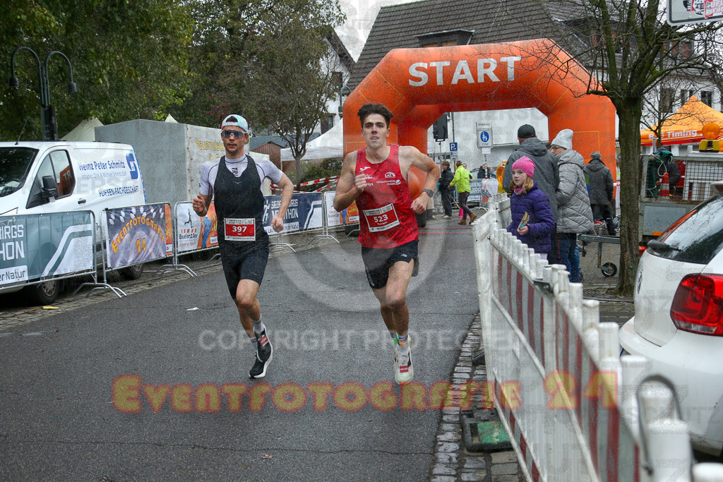 251130_1138_EX1_8128 | Sportfotografie im Rhein-Sieg Kreis, Köln, Bonn, NRW, Rheinland Pfalz, Hessen, etc. Unser Tätigkeitsfeld umfasst den Laufsport vom Volkslauf über den Marathon, Duathlon, Triathon bis zum Ultralauf wie Kölnpfad Ultra oder Schindertrail.