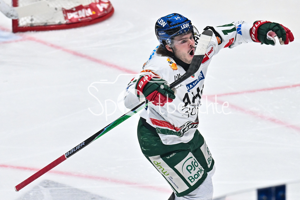 Löwen Frankfurt - Augsburger Panther | FRANKFURT, GERMANY - 19. DECEMBER: Jubel der Augsburger nach dem Treffer zum 0-1 durch D. J. BUSDEKER (Augsburger Panther 14) / Tor / Torschuetze / Freude / Happy während dem Match zwischen den Löwen Frankfurt und den Augsburger Panthern am 29. Spieltag der Penny DEL in der Eissporthalle Frankfurt
