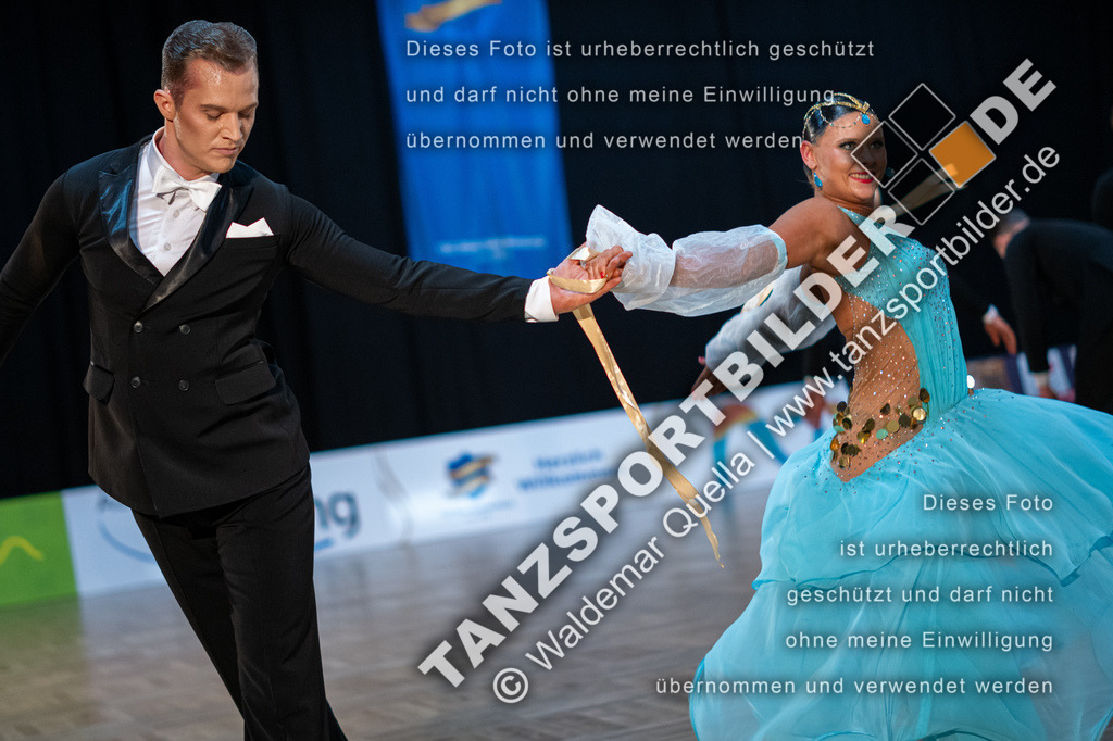 20250118-10154 | Hier finden Sie Tanz Bilder vom Latein und Standard Formationen tanzen. Sportbilder vom Tanzsport. Schöne Fotos und von Weltmeisterschaft, Europameisterschaft, Bundesliga, Regionalliga, Oberliga und Landesliga sowie von GOC Stuttgart, DanceComp, WM Bremen