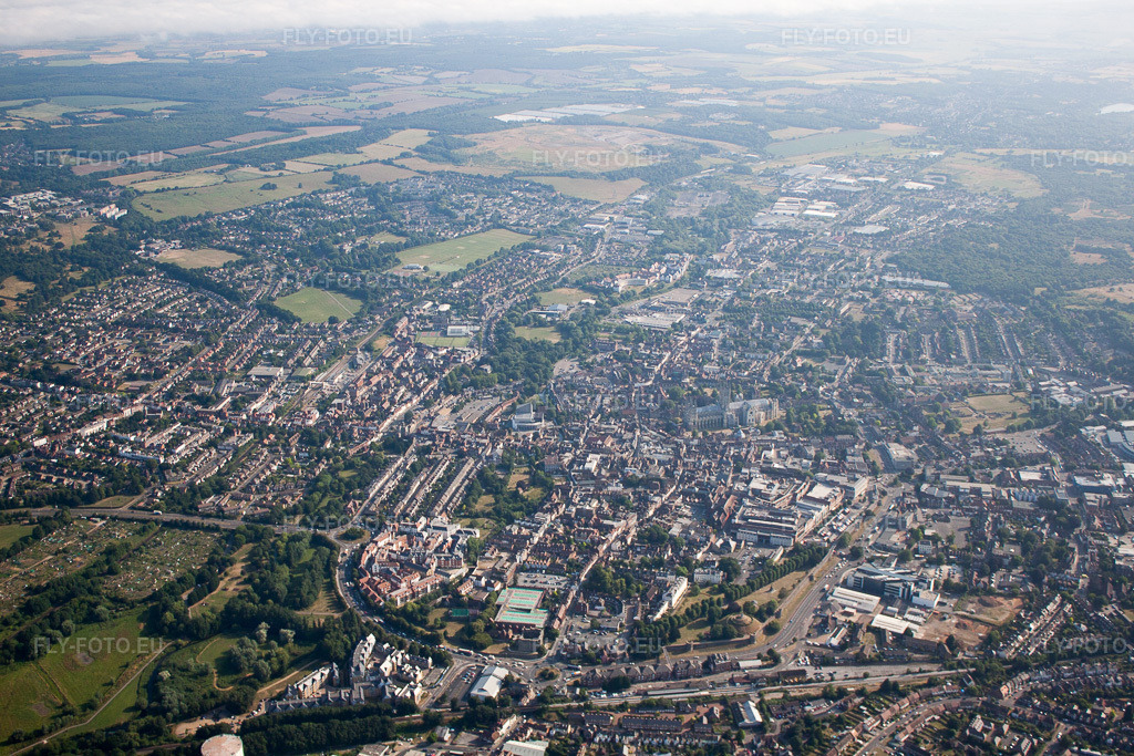 Vue aérienne: Canterbury à Thanington dans le département Angleterre, Grande Bretagne – .Photo: IMG_58610.jpg prise le 18/07/2013 par Werner Riehm/FLY-FOTO.eu – Résolution de l'original: 4752 x 3168 px