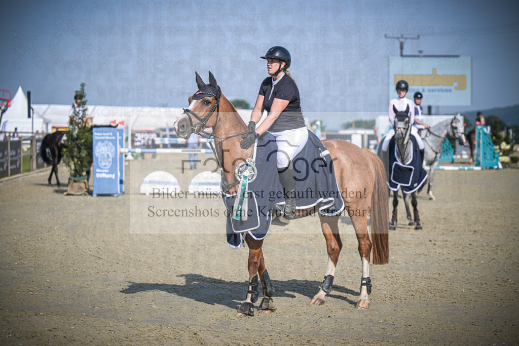 DOS_0015 | Entdecke hochwertige Reitturnierfotos von Foto Oger. Professionell, emotional und authentisch – jetzt Lieblingsmomente im Shop bestellen.Deutschlandweite Turnierfotografie. - Realisiert mit Pictrs.com