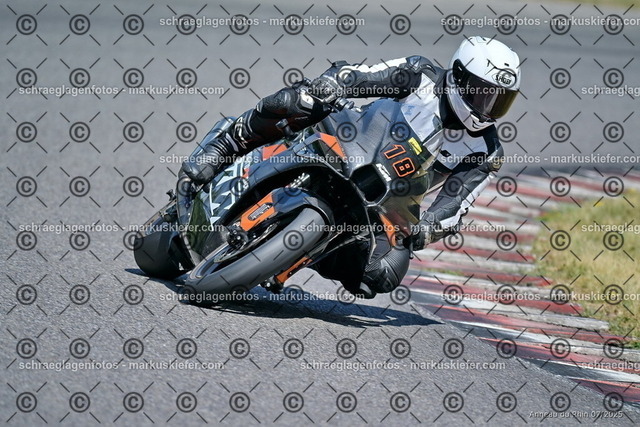 25bt04-0959 | markuskiefer.com - Realisiert mit Pictrs.com