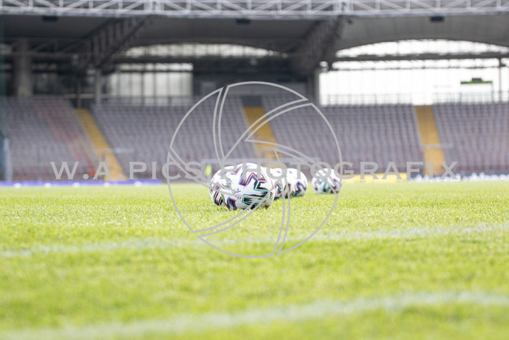  Blau Weiss Linz vs Austria Klagenfurt | LINZ, AUSTRIA,HPYBET 2. Liga, Runde 21 Blau Weiss Linz vs Austria Klagenfurt, Image shows leere Ränge.
Photo: SMP/Andreas Willdoner