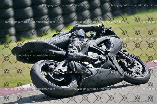 26BT02-1320 | markuskiefer.com - Realisiert mit Pictrs.com