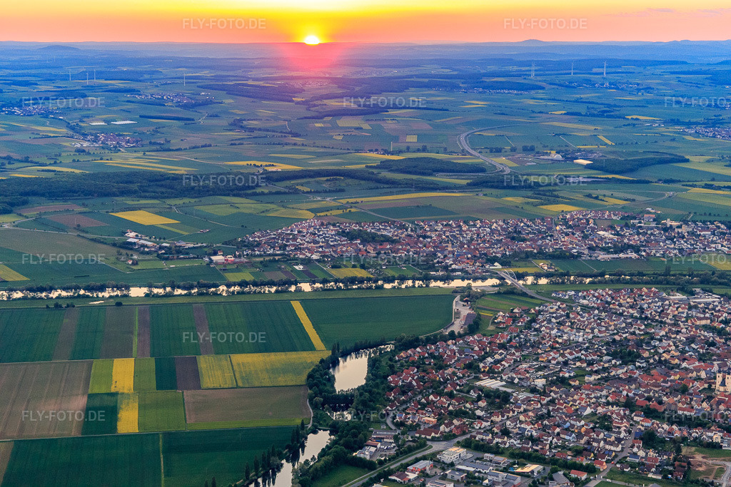 Luftbild: Sonnenuntergang über dem Main und Taschsee in Bergrheinfeld im Bundesland Bayern in Deutschland. Foto: IMG_099986.jpg vom 25.05.2017 durch Werner Riehm/FLY-FOTO.de