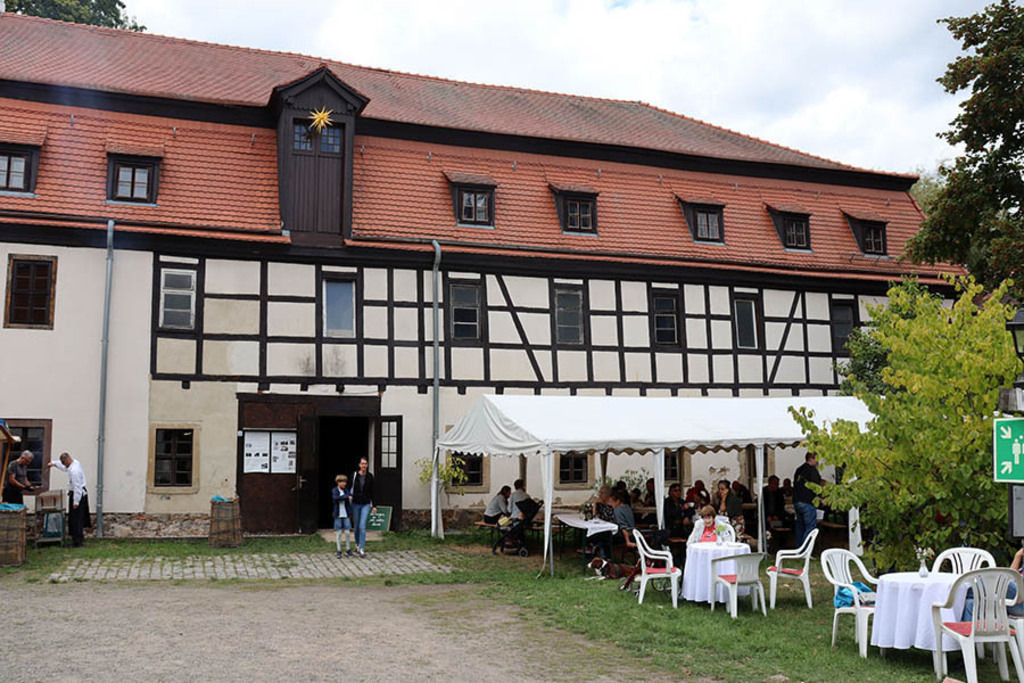 Dölitzer Wassermühle - Tag des offenen Denkmals | Entdecke über 20 Kategorien Leipzig-Motive: Foto-Downloads, hochwertige Poster, Leinwand- & Fine-Art-Prints. Jetzt Lieblingsfoto im Bildlexikon Leipzig Shop bestellen!