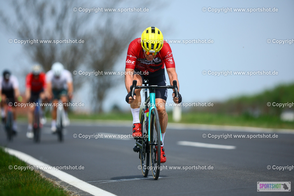 115_TRA56223 | Neusiedlersee Radmarathon 2026@sportshot_your_pictrs #yourpictures#roadtowm2029 #nrm #neusiedlerseeradmarathon #neusiedlersee #neusiedlerseetourismus #burgenland #mörbisch #nrm26 #burgenlandtourismus #voglundco #poweredbyburgenlandtourismus #radsport #rad #marathon #ucigranfondo #visitburgenland #ucigranfondoworldseries