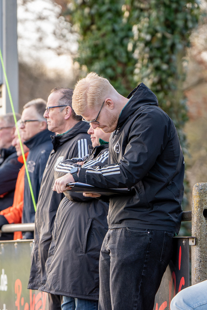 Fußball I Herren I Saison 2025-2026 I Bezirksliga Weser-Ems 4 I 21. Spieltag I TuS Lutten - SW Osterfeine I 4412 | jns.sportfotos - Realisiert mit Pictrs.com