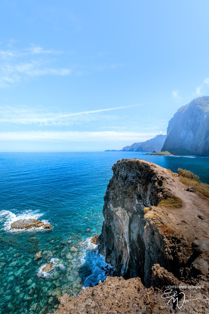 Crane Viewpoint; bei Porto da Cruz; Madeira | Herzlich willkommen auf meiner Seite! Ich bin Elke Wallnisch, Deine Fotografin für lichtstarke Momente. Der Name steht für alles, was mich mit der Fotografie verbindet: Das Licht und seine machtvolle Wirkung auf eine Situation oder unsere Stimmung - Realisiert mit Pictrs.com