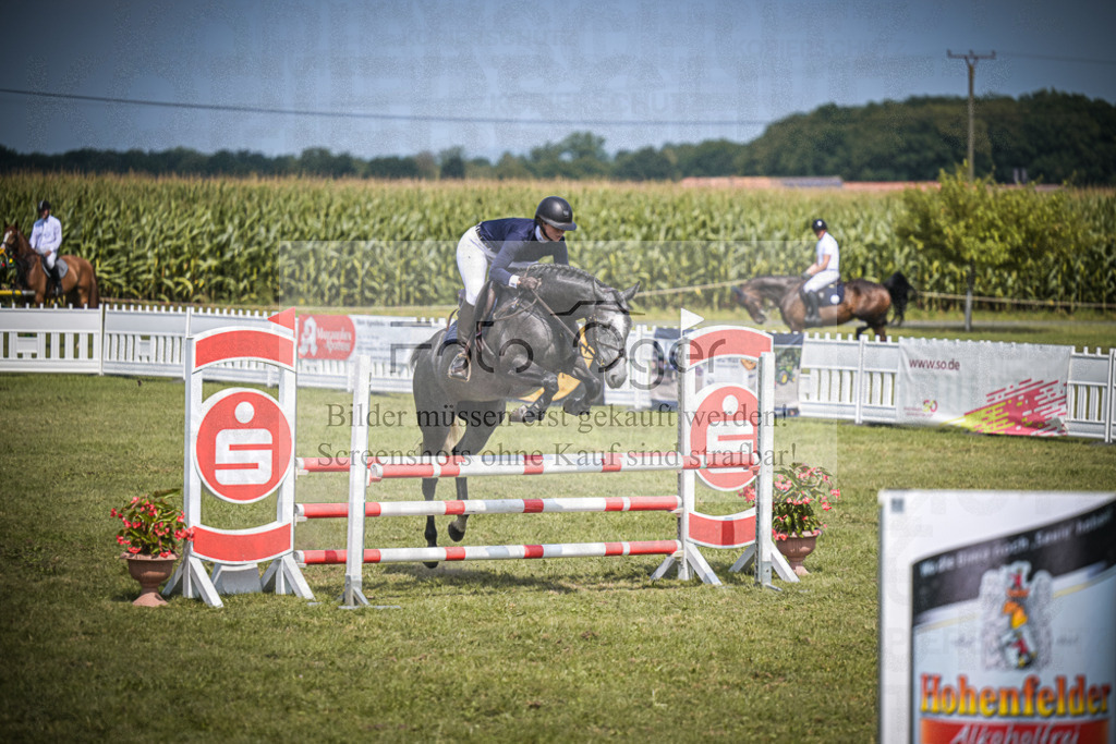 DOS_6069 | Entdecke hochwertige Reitturnierfotos von Foto Oger. Professionell, emotional und authentisch – jetzt Lieblingsmomente im Shop bestellen.Deutschlandweite Turnierfotografie. - Realisiert mit Pictrs.com