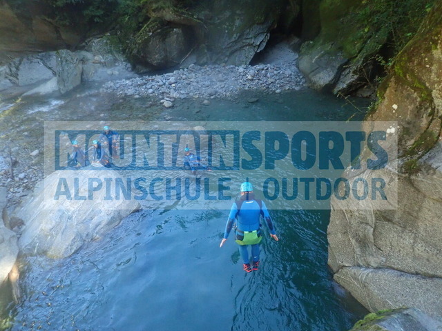 P1010070 | Bestelle die Bilder deines Berg- oder Wasser-Abenteuers mit Mountain Sports bequem von zu Hause aus direkt über unseren Online Fotoshop von pictrs.com. - Realisiert mit Pictrs.com