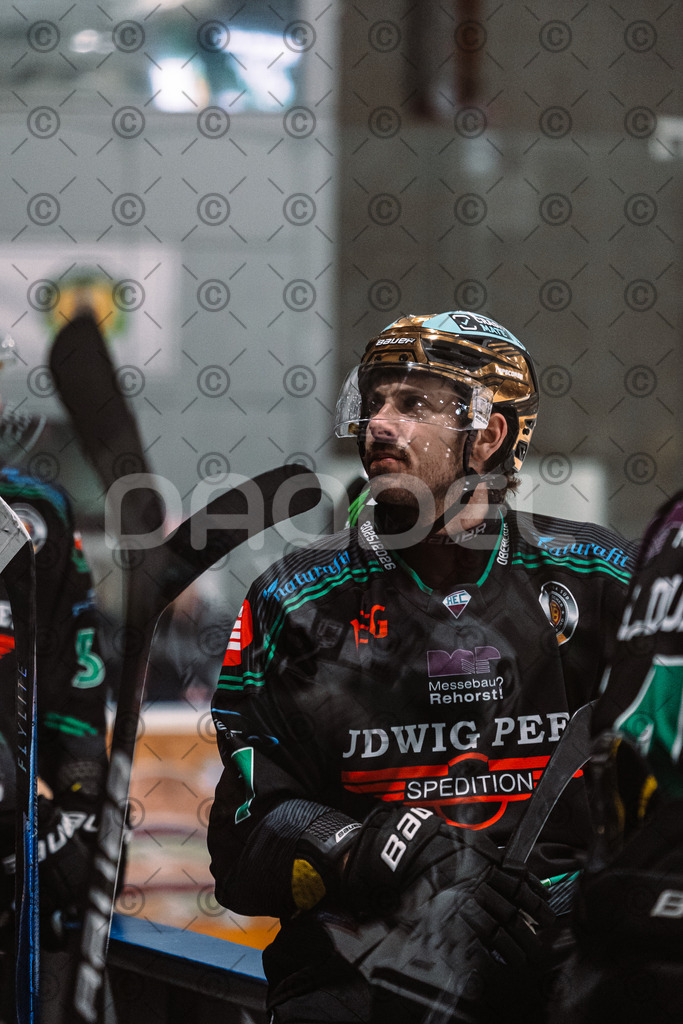 Alligators_vs_Passau_26_12_2025-067 | Höchstadt Alligators Fotogalerie: Eishockey-Action aus Franken. Professionelle Spielfotos, Portraits & Stadionbilder zum Download. Jetzt entdecken! - Realisiert mit Pictrs.com