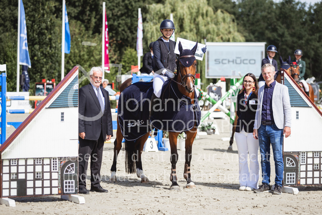 240714_BHO_M2-Spr-1-203 | Deine schönsten Turniermomente als professionelle Fotos! Entdecke hochwertige Pferdesport-Fotografie im Online-Shop. Jetzt Fotos finden & bestellen!
