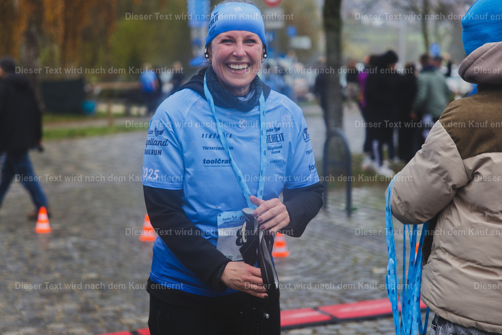 cineathletes-huegelland-2025-11-09-13-19-52 | Sportfotografie rund um Obstacle Course Racing und Trail Run - Realisiert mit Pictrs.com
