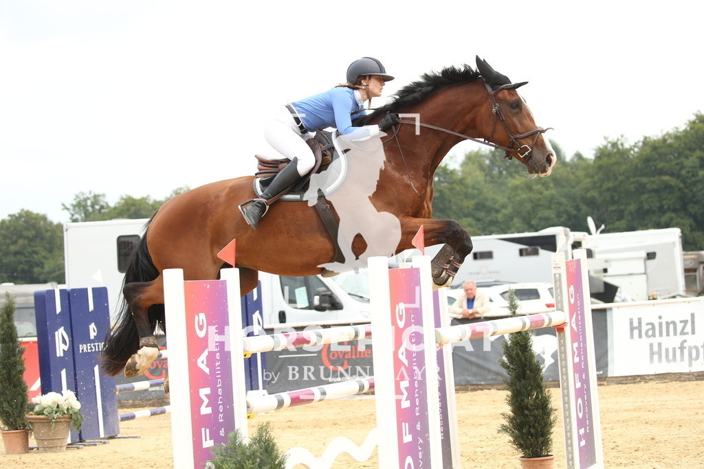DL2Q8406 | Willkommen bei Brunnmayr - Design & Fotografie – Ihrem Spezialisten für Reitturniere und Pferdeveranstaltungen in Oberösterreich, Salzburg und Bayern! Seit über 17 Jahren sind wir leidenschaftlich dabei.