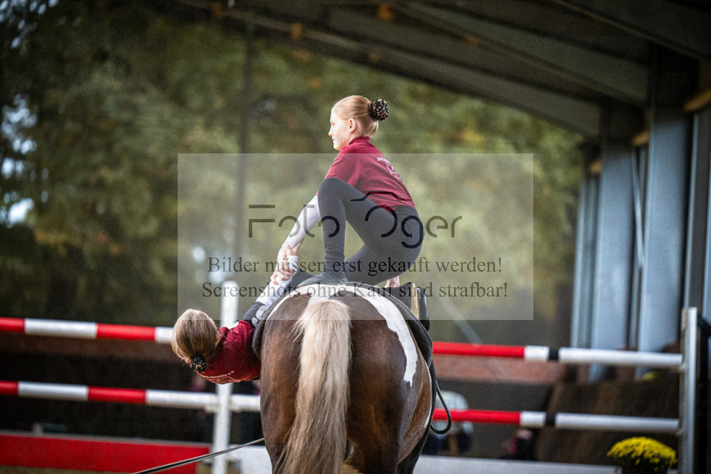 DOS_0236 | Entdecke hochwertige Reitturnierfotos von Foto Oger. Professionell, emotional und authentisch – jetzt Lieblingsmomente im Shop bestellen.Deutschlandweite Turnierfotografie. - Realisiert mit Pictrs.com