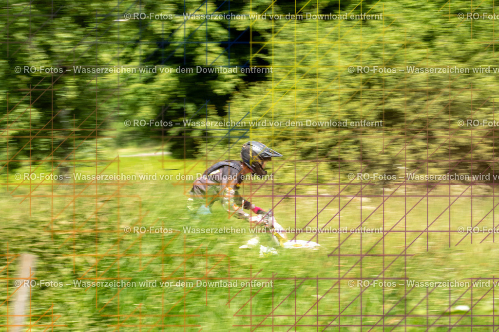 Wolfshausen 5 Lauf -621 | Sportfotografie von RO-Fotos: Motorsport, Motocross, Enduro, Laufveranstaltungen und Triathlon. Professionelle Fotos von Sportlern und Events. - Realisiert mit Pictrs.com