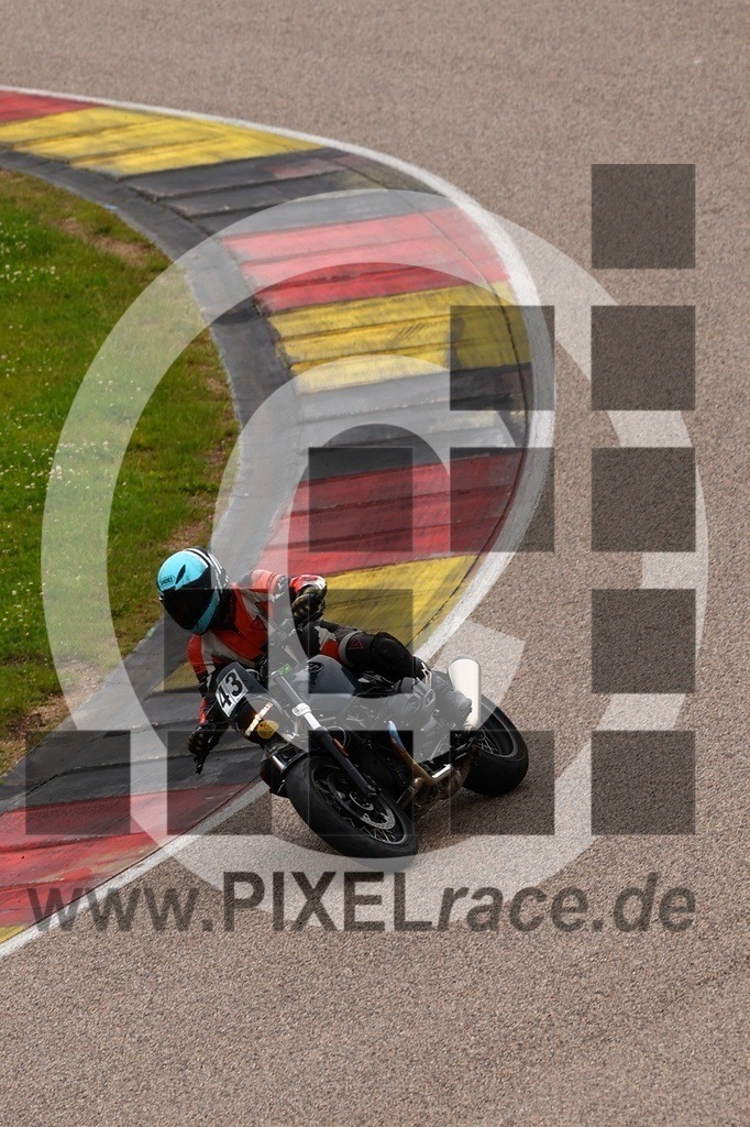 0043-20250527_05337 | Schöne Erinnerungen an spannende Momente - das festzuhalten ist unser Job. PIXELrace.de ist seit 2003 auf den Rennstrecken Europas unterwegs um die Action draußen beim Fahren und die wunderbare Stimmung imm Fahrerlager für euch einzufangen.