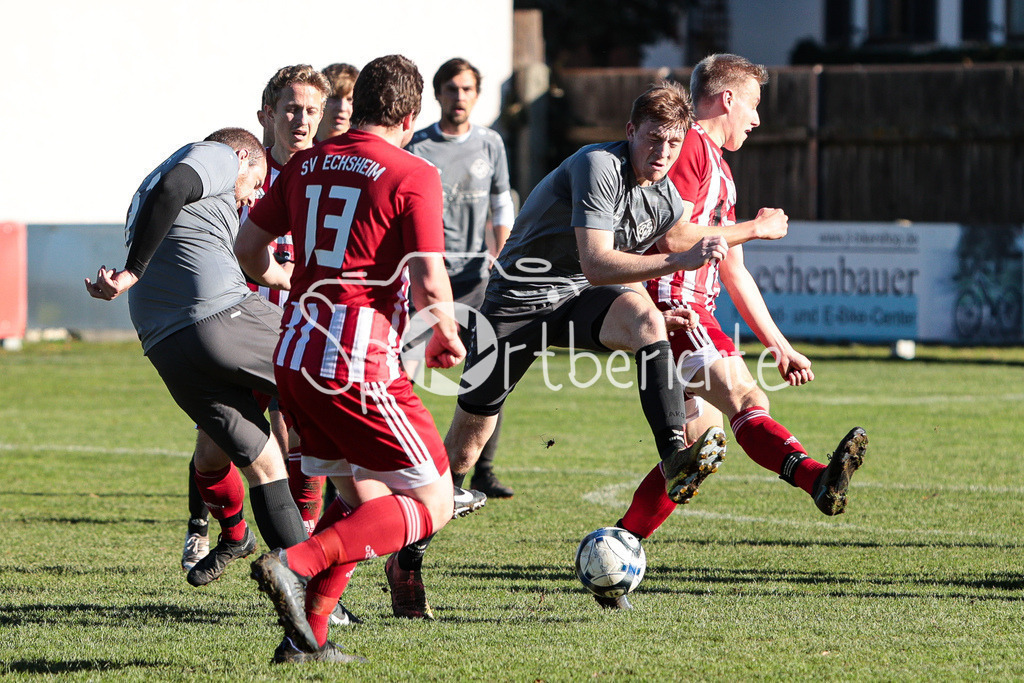 BC Aichach II - SV Echsheim-Reicherstein II | BCA #21 bei einem Versuch auf das Tor zu schießen