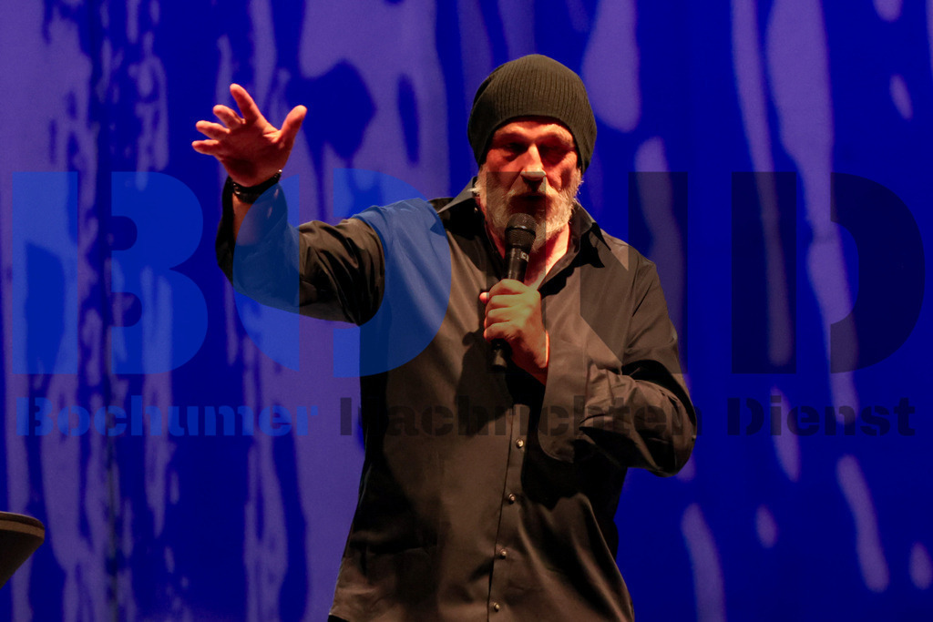 Zeltfestival Ruhr 2024 - Torsten Straeter  {date} -  | {headline}(Foto: Sebastian Sendlak / BOND) - Realisiert mit Pictrs.com