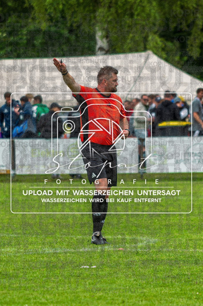 U17 Kreispokal Finale HK - SV Soltau vs. SG Fulde | Oliver Curth (Schiedsrichter); U17 Kreispokal Finale HK - SV Soltau vs. SG Fulde am 07.06.2026 in Sportplatz Alter Schulweg, Schülern - Realisiert mit Pictrs.com