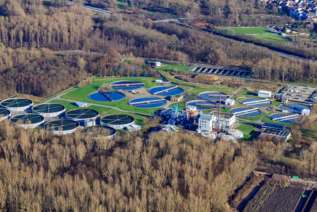 Luftbild: Klärwerk Karlsruhe im Ortsteil Knielingen in Karlsruhe im Bundesland Baden-Württemberg in Deutschland. Foto: IMG_23156.jpg vom 02.12.2009 durch Werner Riehm/FLY-FOTO.de