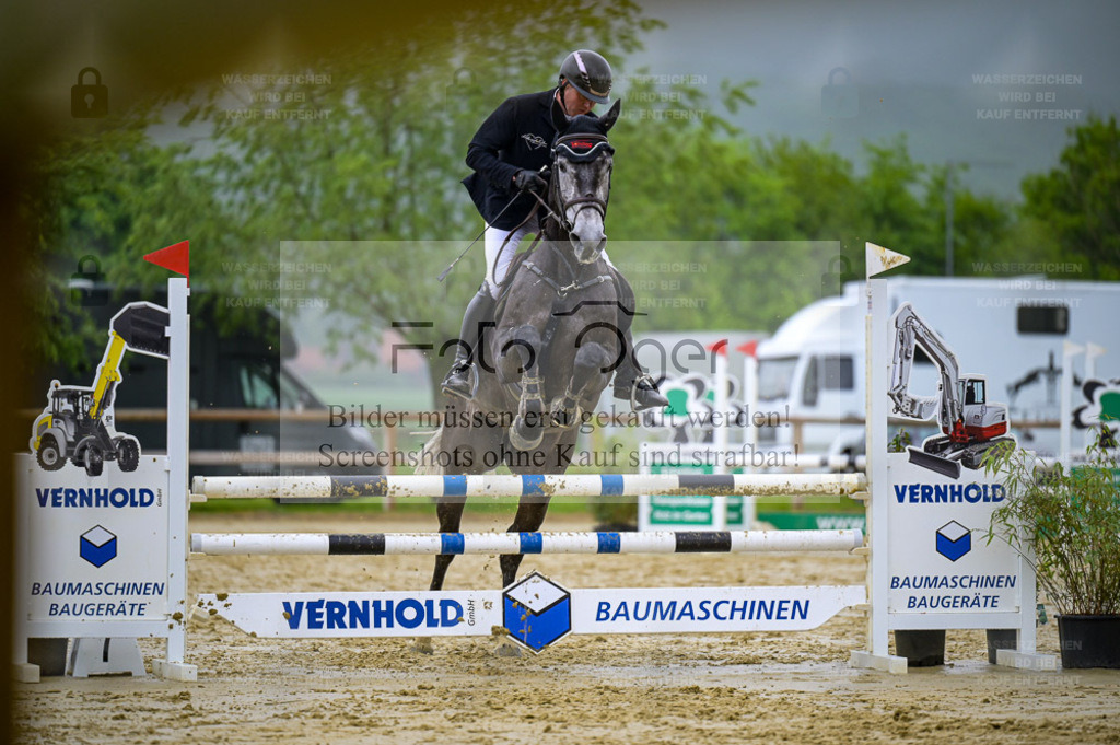 Reitturnier Lienen | Entdecke hochwertige Reitturnierfotos von Foto Oger. Professionell, emotional und authentisch – jetzt Lieblingsmomente im Shop bestellen. - Realisiert mit Pictrs.com