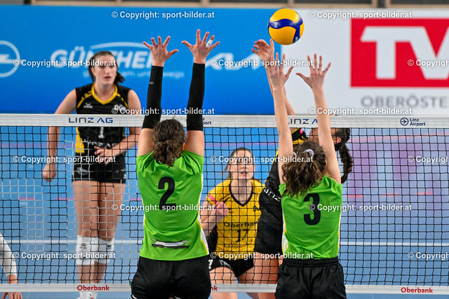 AUT, AVL, Steelvolleys Linz Steg vs PSV Volleyballgemeinschaft Salzburg | 06.01.2024, Sporthauptschule Kleinmuenchen, AUT, AVL, Steelvolleys Linz Steg vs PSV Volleyballgemeinschaft Salzburg, im Bild Jamie Stivers (Linz) vs Lisa Sernow (Salzburg), Sarah Dedrick (Salzburg)


// AVL, Austrian Volley League Match between Steelvolleys Linz Steg vs PSV Volleyballgemeinschaft Salzburg in Linz, Austria on 2023/01/06