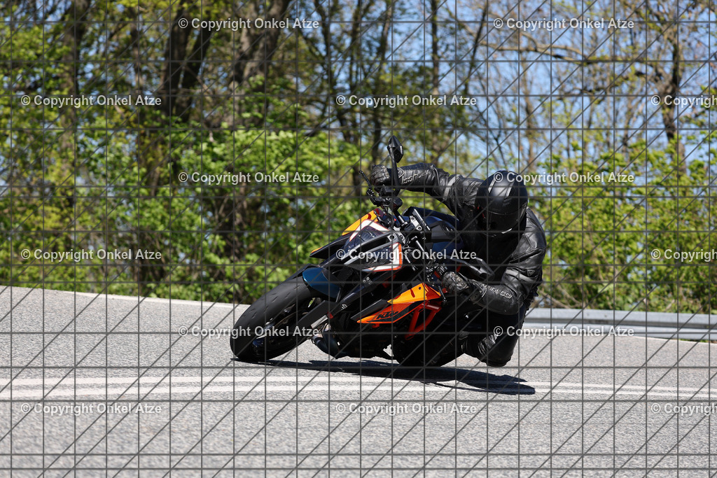 IMG_7180 | Fotograf am Kyffhäuser. Onkel Atze. Kyffhäuser Rennstrecke. Café36. Motorsportfotografie. - Realisiert mit Pictrs.com
