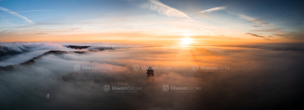 Wetterwarte bei Türkheim und Aufhausen im Nebel | löwenblicke | shop