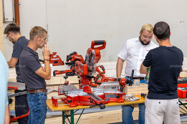 Maschinenpräsentation bei Holzbau Bretis