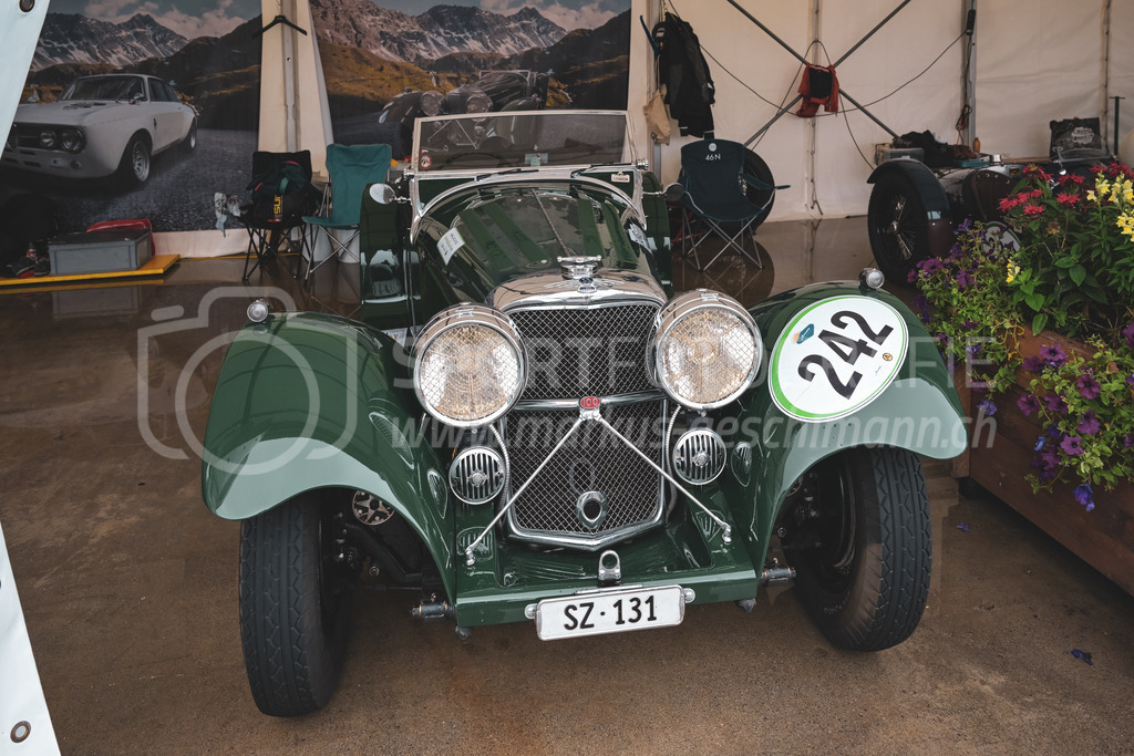 21. Arosa ClassicCar 2025 - 5. September 2025 | Der Jaguar 100 SS Cars aus dem Jahre 1937 mit Startnummer 242 von Dany Saredi aus Küssnacht (SUI) am Arosa ClassicCar 2025 in der Kategorie Classic Trophy..@arosaclassiccar, @arosa.official, #arosaclassiccar, #arosa, #76curves, #classiccarBild: Sportfotografie Markus Aeschimann | www.markus-aeschimann.ch - Realisiert mit Pictrs.com